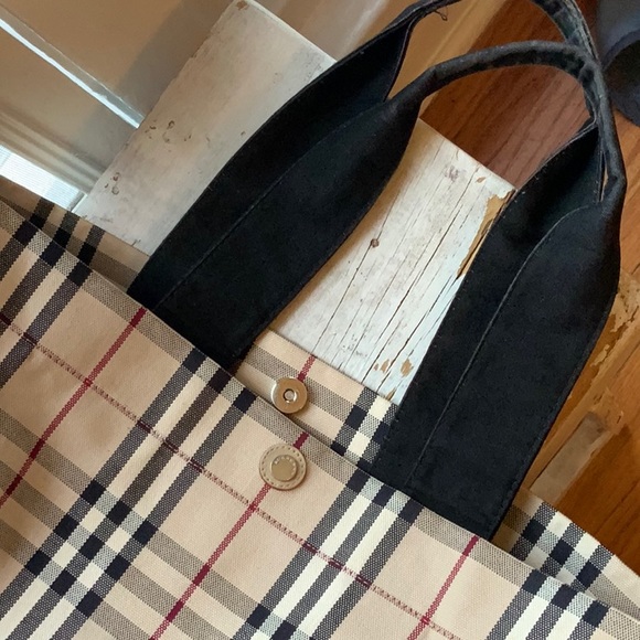 Authentic Burberry Canvas Tote Bag - Picture 11 of 16
